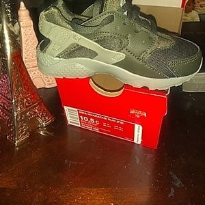 Huarache kid Size 10.5